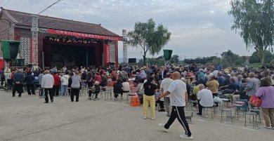 �����������ׯͷ�壺Ϸ������Ұ �Ļ�ů����